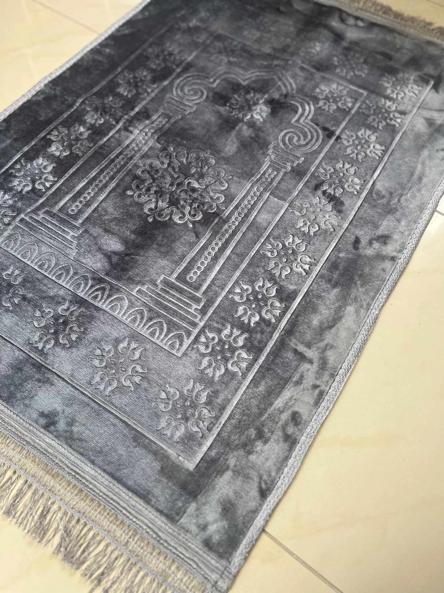 Luxurious prayer rug