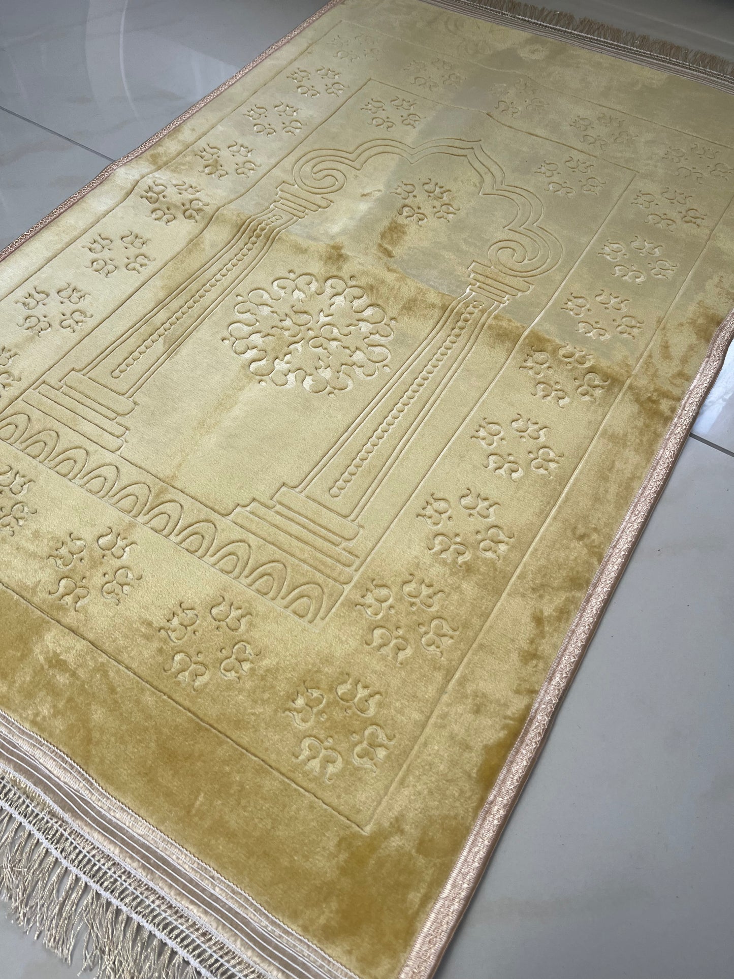 Luxurious prayer rug