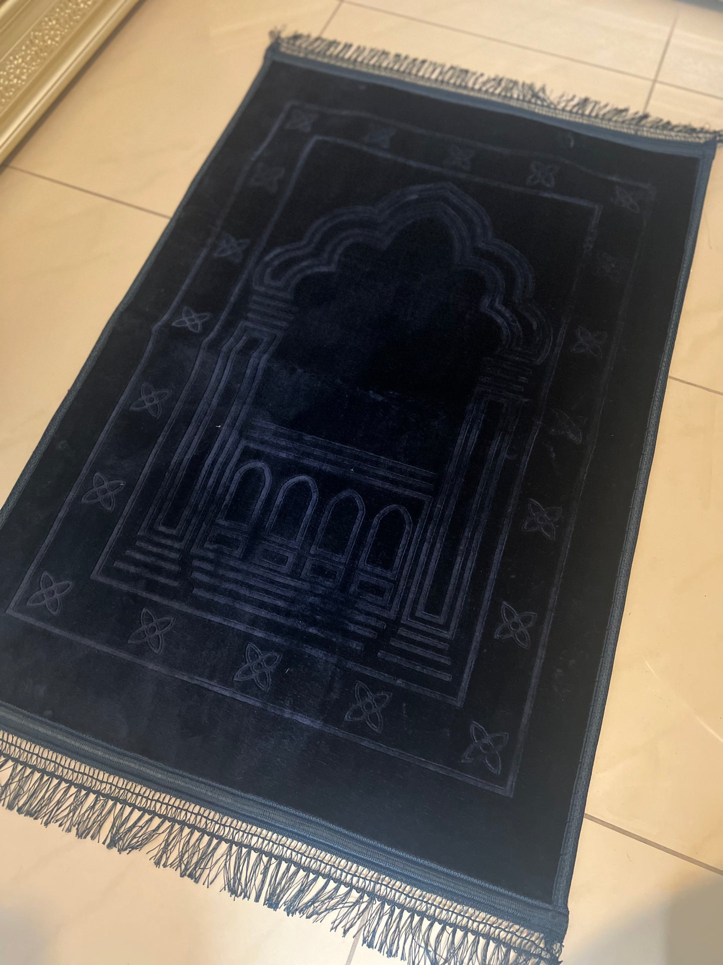 Luxurious prayer rug