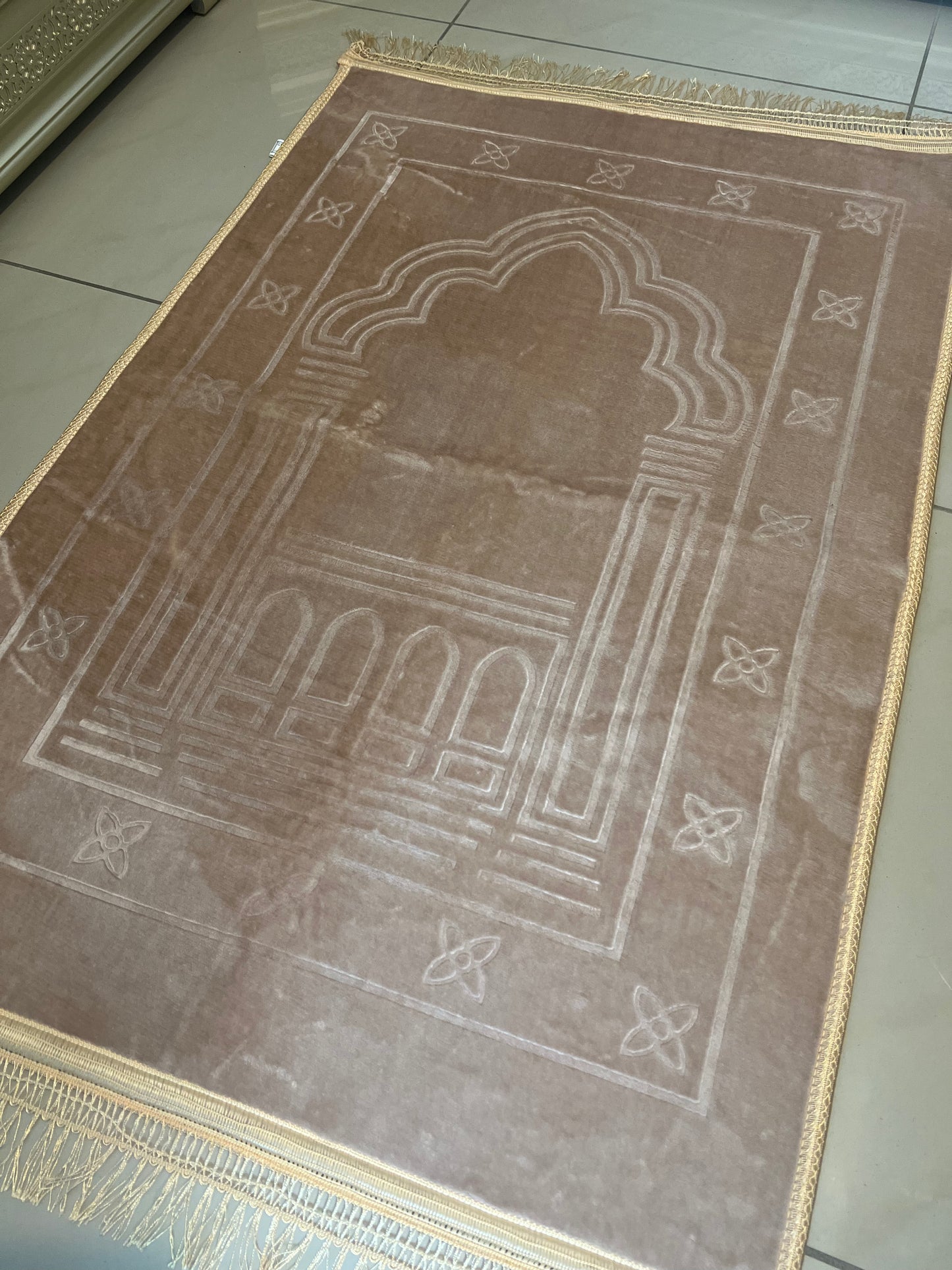 Luxurious prayer rug